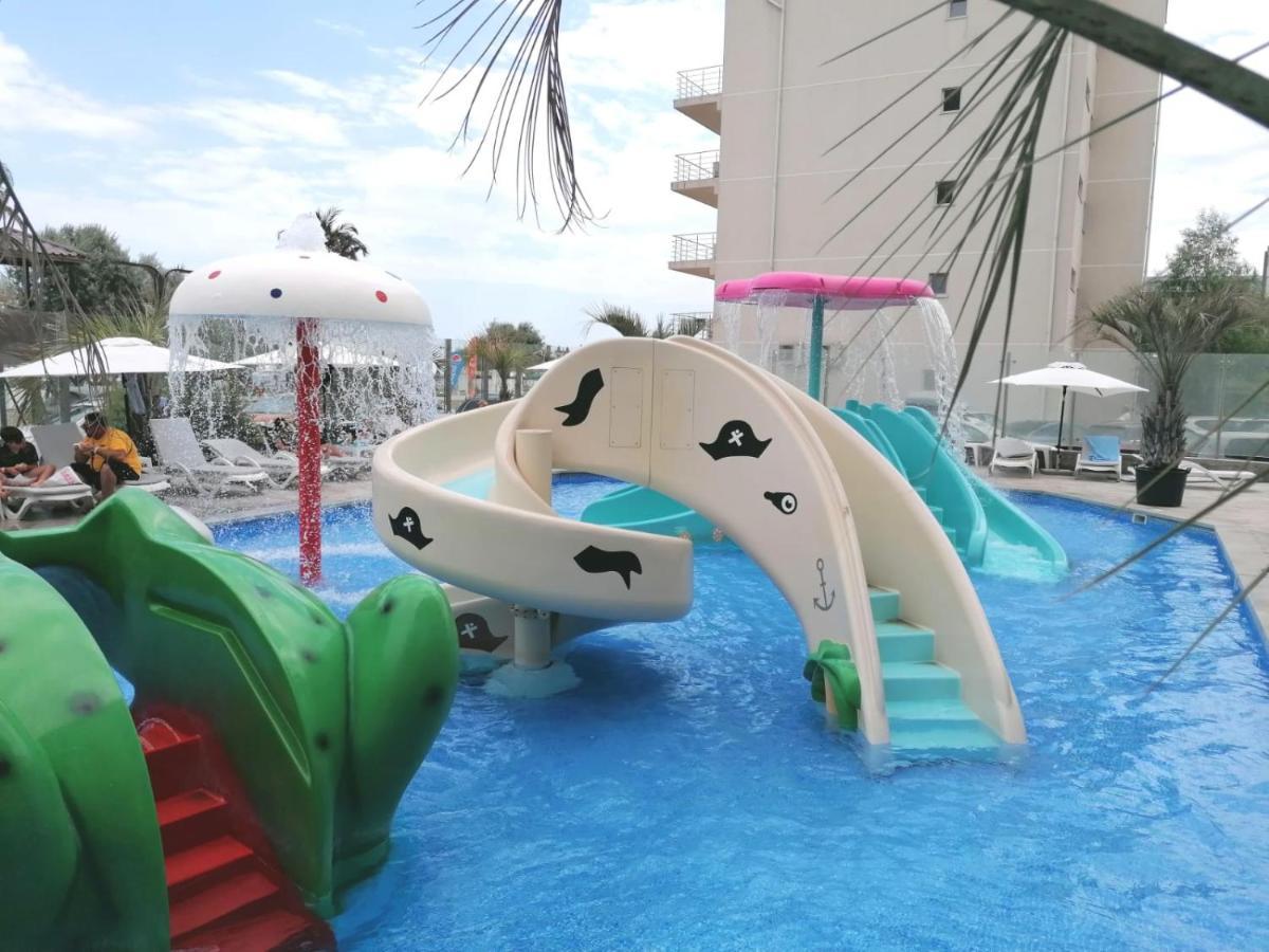 Greenview Alezzi Beach Resort Navodari Ngoại thất bức ảnh